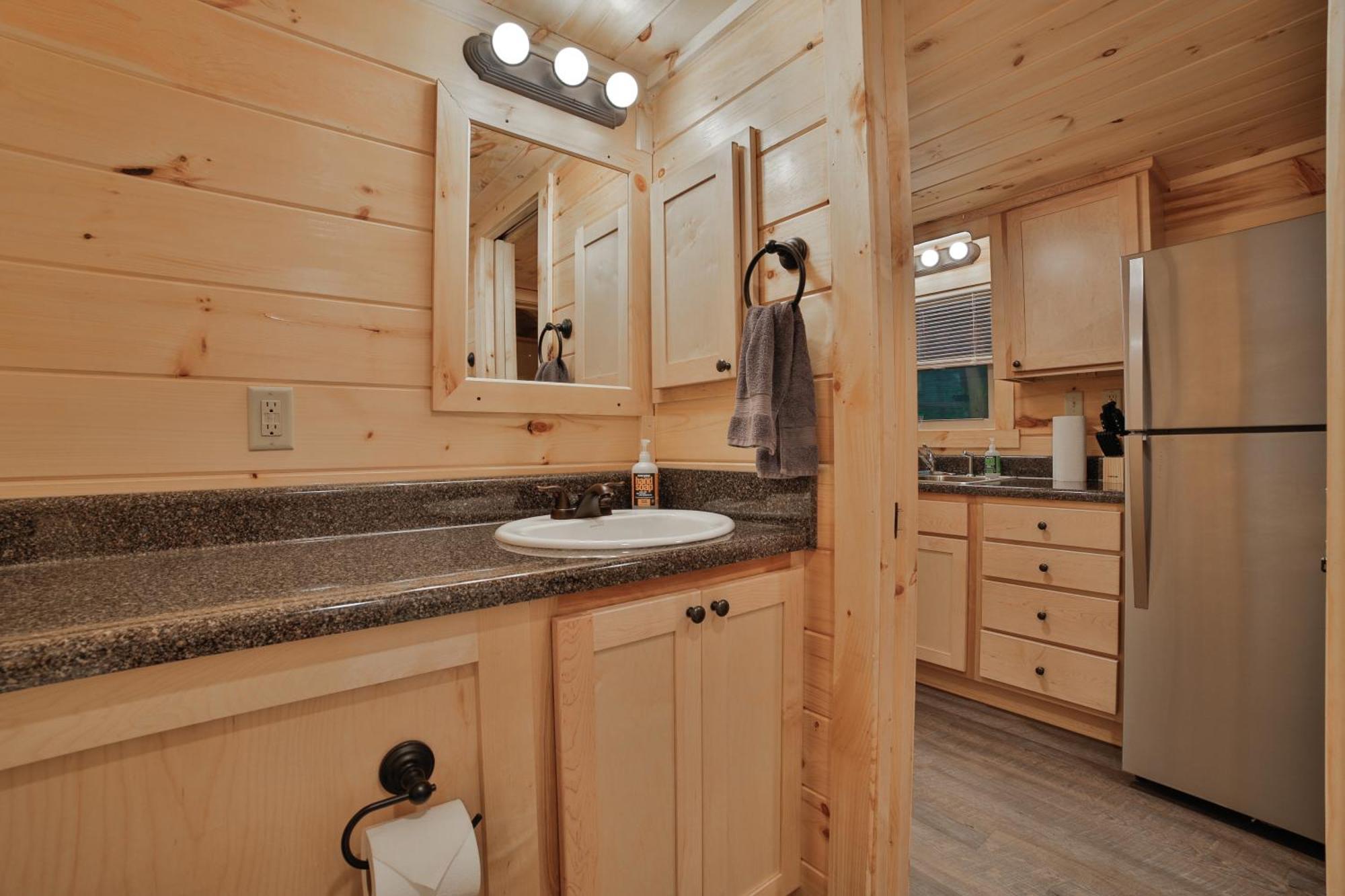 Tiny Cabin Village Private Hot Tub Lynda Cabin Chattanooga Ngoại thất bức ảnh